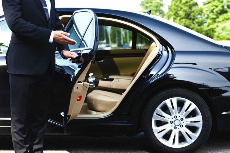 VIP Mercedes Van μεταφορά Waterland Extravagant Transfers