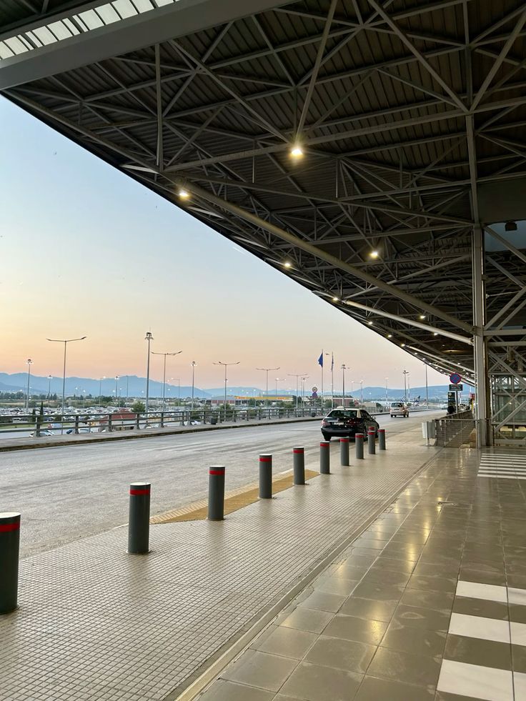 Ιδιωτικές μετακινήσεις και premium μεταφορές για Χαλκιδική προς Νικήτη, Νέο Μαρμαρά και Σάρτη Σιθωνίας.